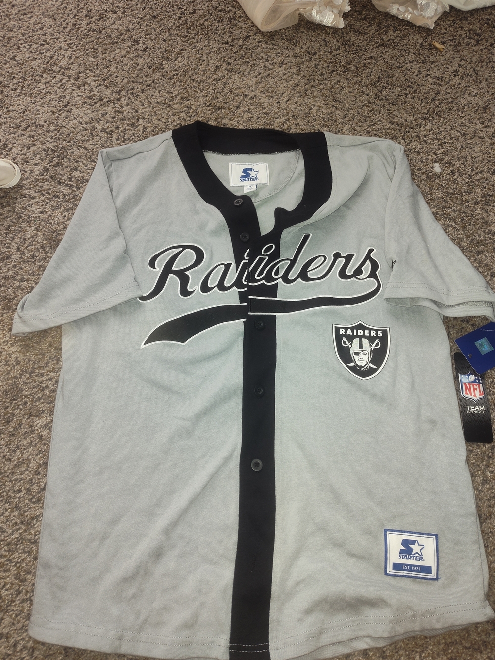 STARTER Raiders Button-Up Jersey Tee in Grey and Black